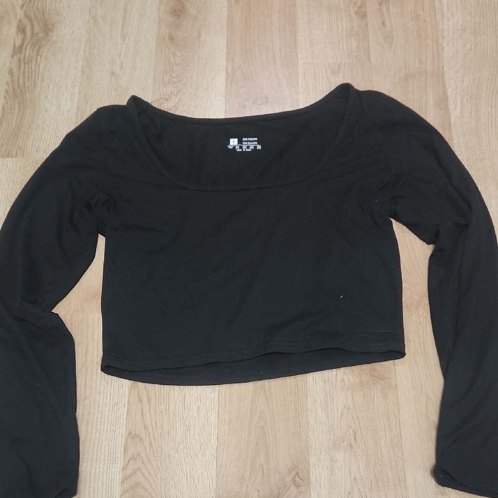 Black Long Sleeve Crop Top